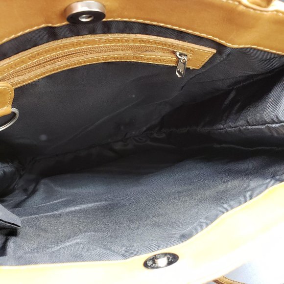 Stone Mountain 100% leather shoulder bag Purse With Attached Key Chain - Picture 11 of 13